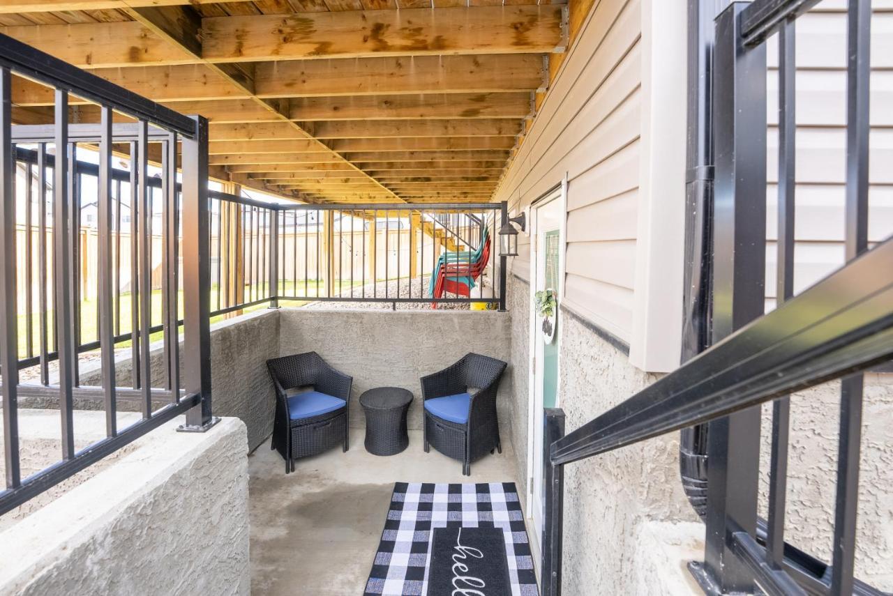 Copperwood Cozy Cellar With Hot Tub Lethbridge Exterior foto