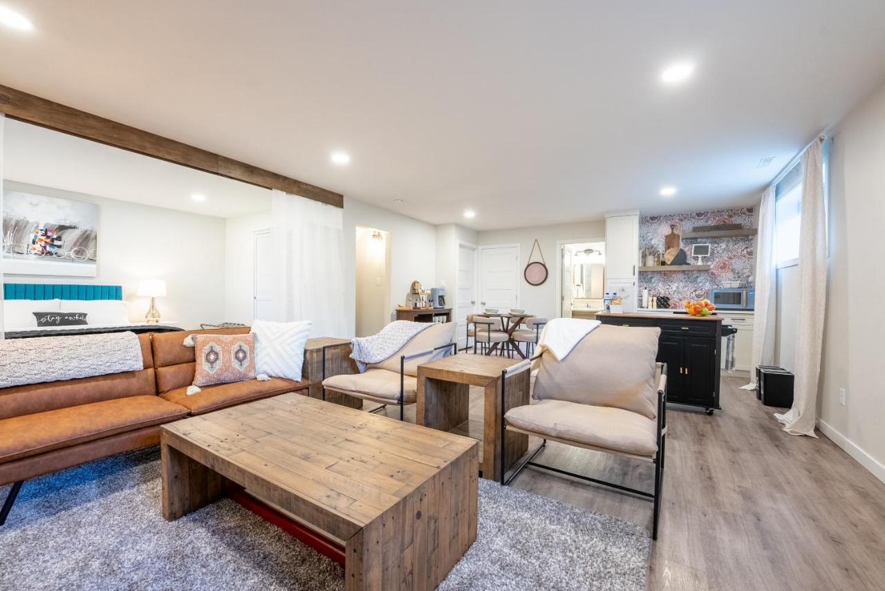 Copperwood Cozy Cellar With Hot Tub Lethbridge Exterior foto